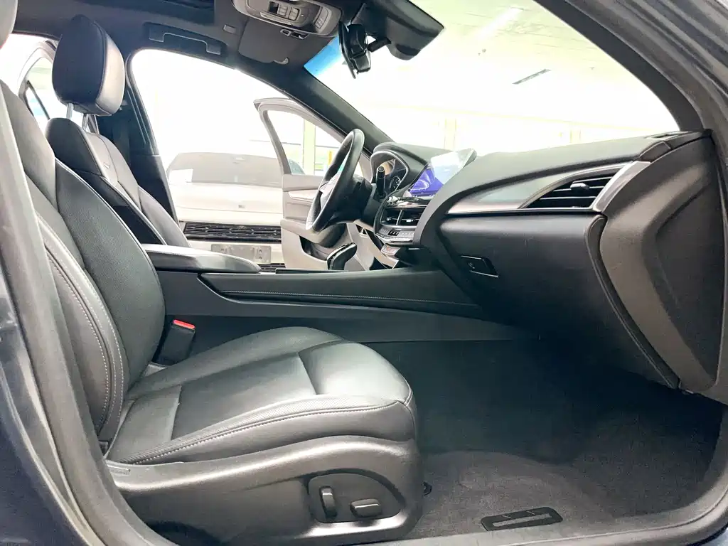Cadillac CT5 2021 model restyled 28T Luxury Edition