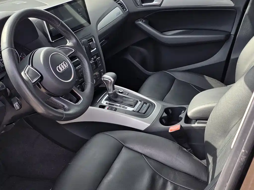 Audi Q5 2016 model 40 TFSI进取型