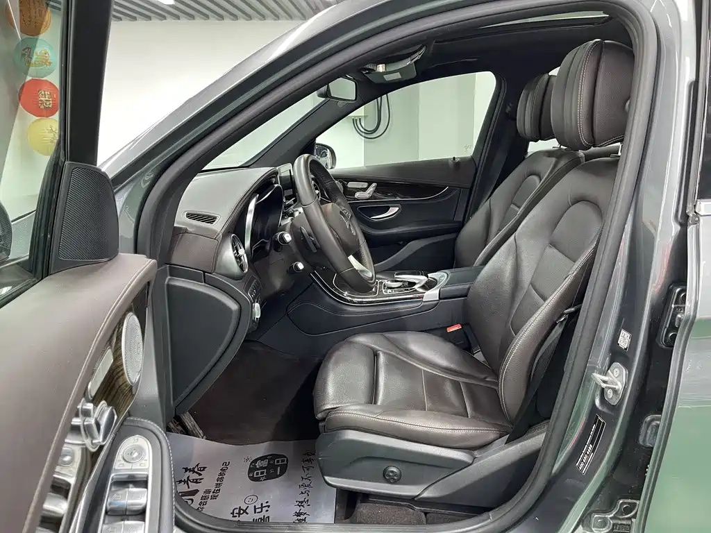 Mercedes GLC 2017 260 4MATIC Luxury Edition