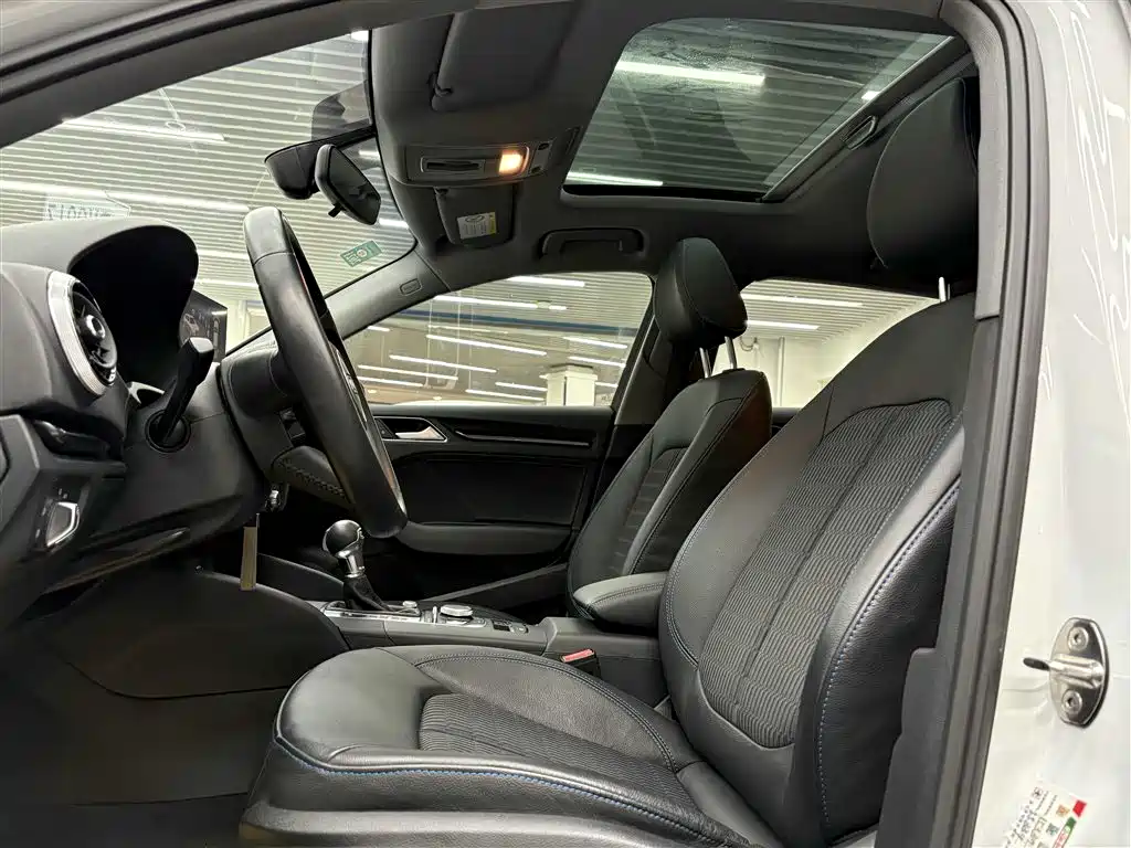 Audi A3 2019 Sportback 35 TFSI Style Edition National V
