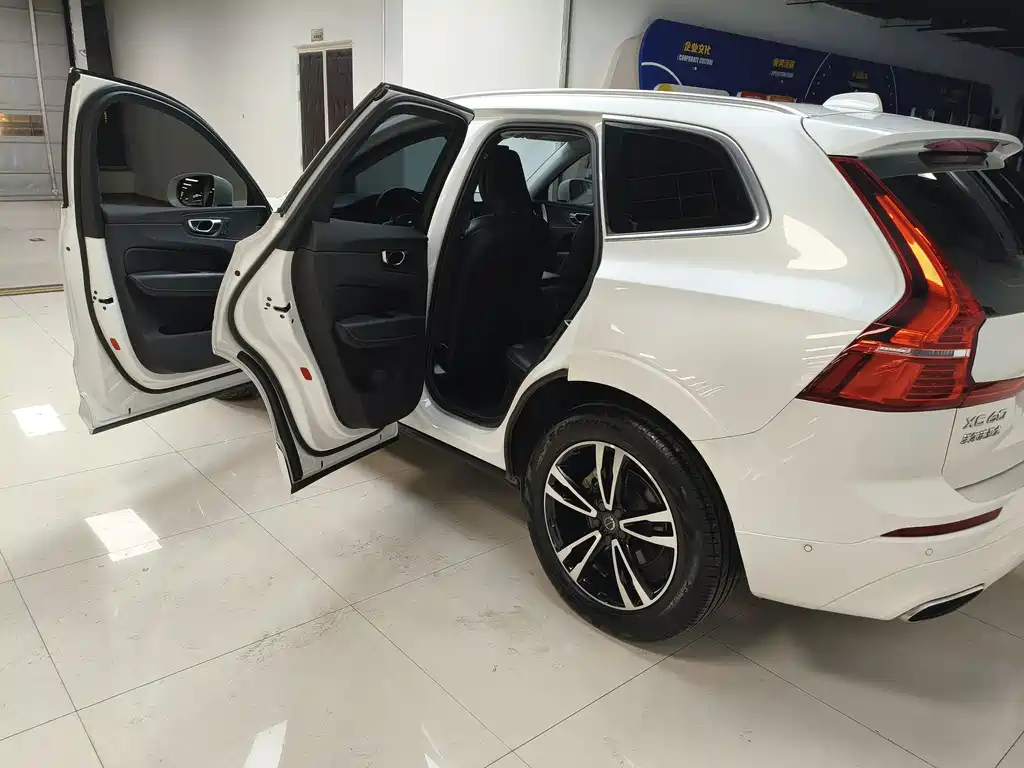 Volvo XC60 2019 T5 AWD Smart Vision Edition National V