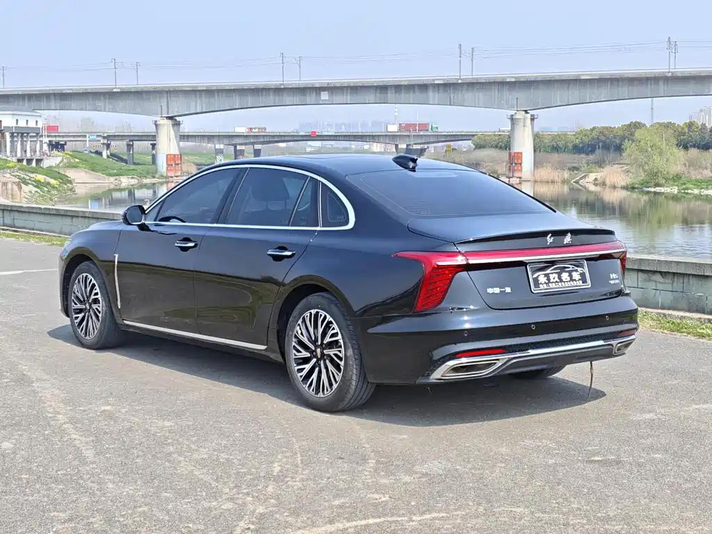 Hongqi H5 2024 Model 2.0T Automatic Smart Link Qi Chang Edition