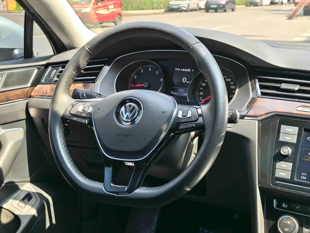 Magotan 2019 330TSI DSG Luxury Edition National V