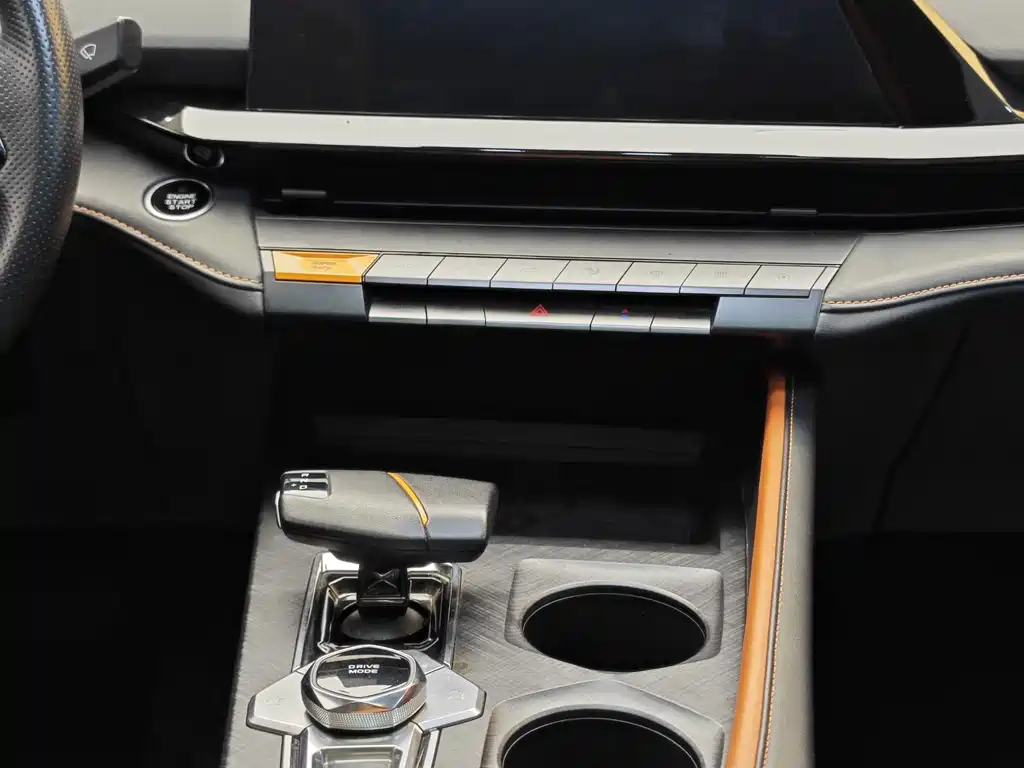 Changan UNI-V 2022 Model 1.5T Smart Navigation Edition