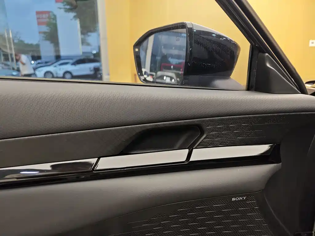 Changan UNI-V 2022 Model 1.5T Smart Navigation Edition