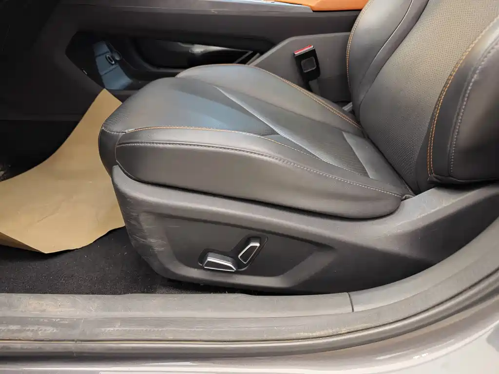 Changan UNI-V 2022 Model 1.5T Smart Navigation Edition