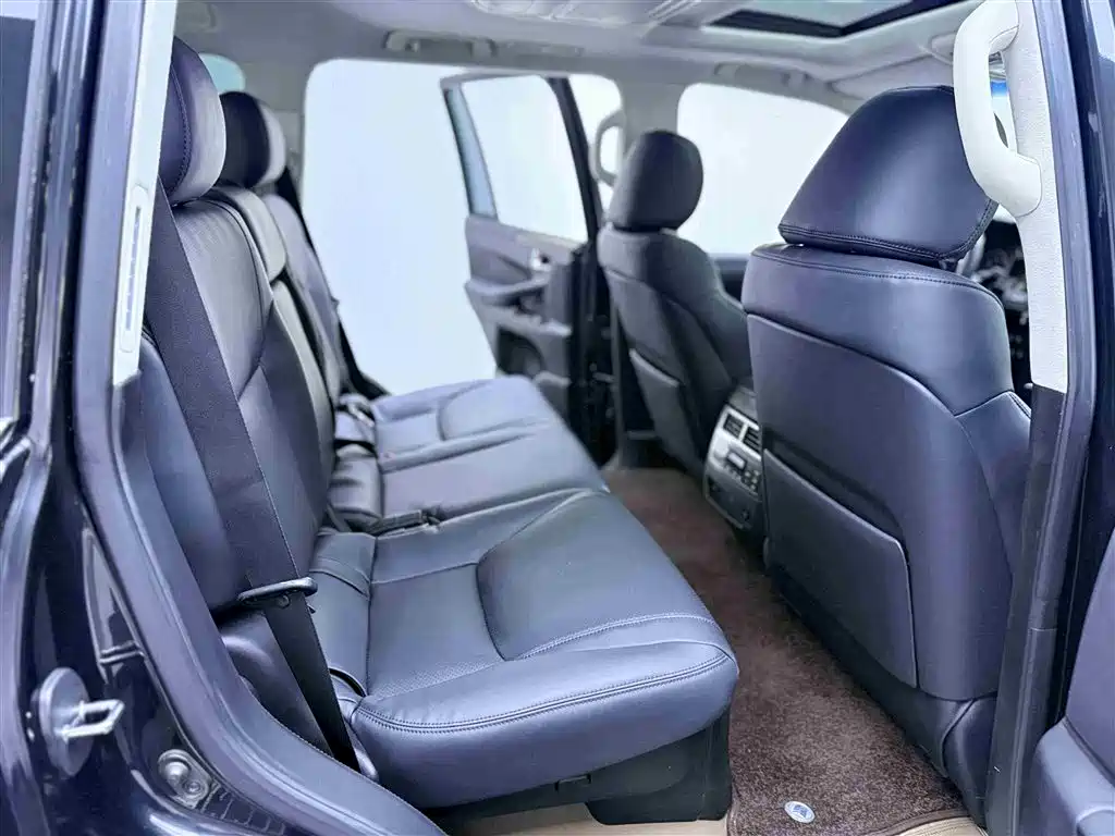 Lexus LX 2009 570