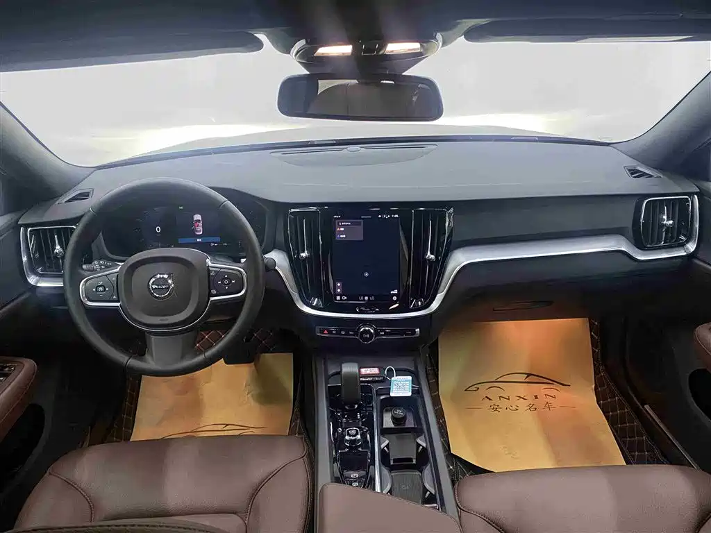 Volvo S60 2025 B4 Intelligent Comfort Luxury Edition