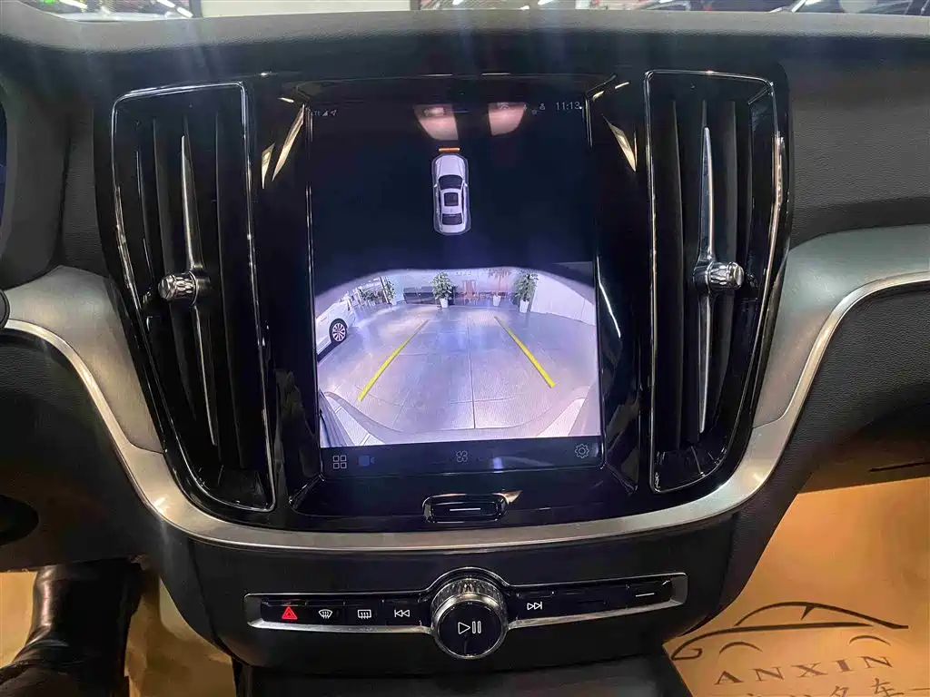 Volvo S60 2025 B4 Intelligent Comfort Luxury Edition