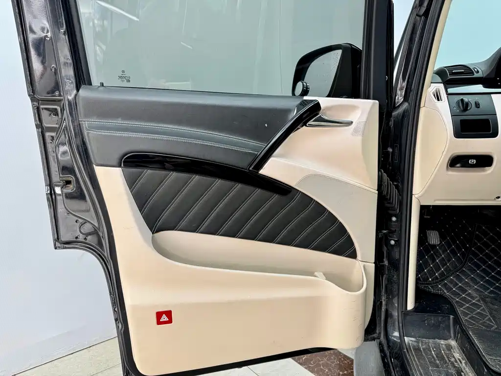Volkswagen Viloran 2015 3.0L Elite Edition