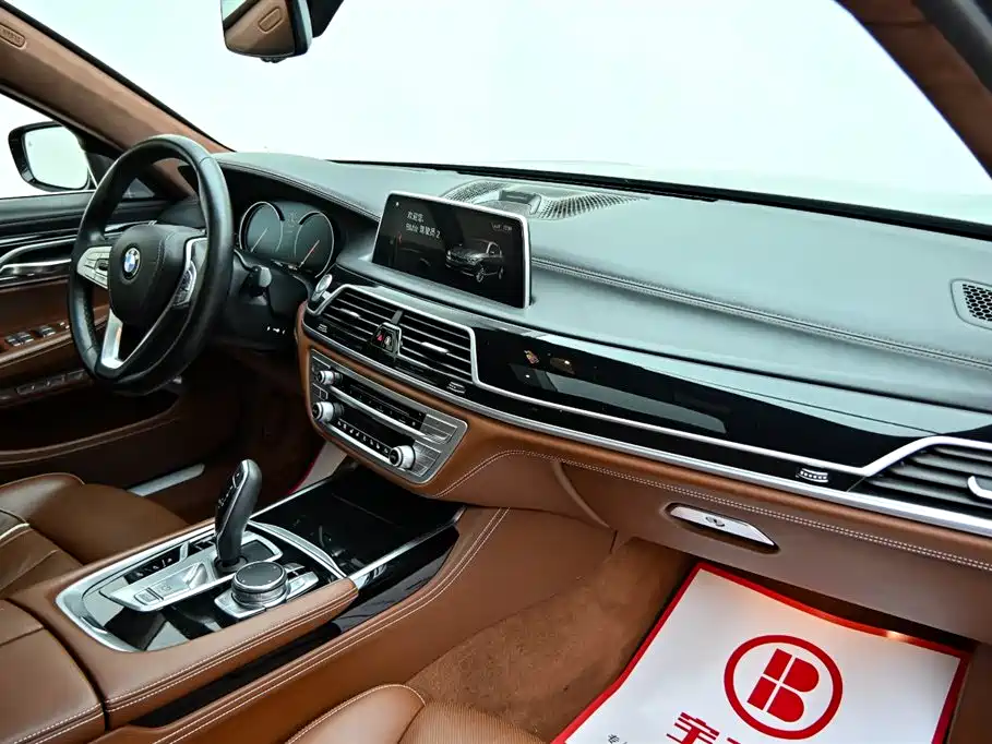 BMW 7 Series 2018 740Li xDrive Luxury Edition M Sport Package