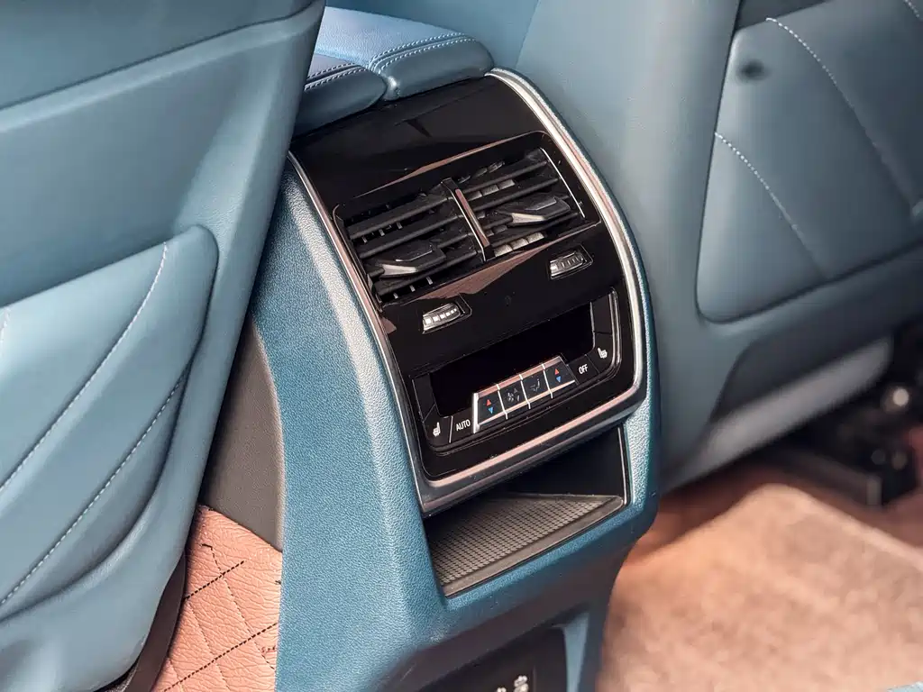 BMW XM 2023 Base Model