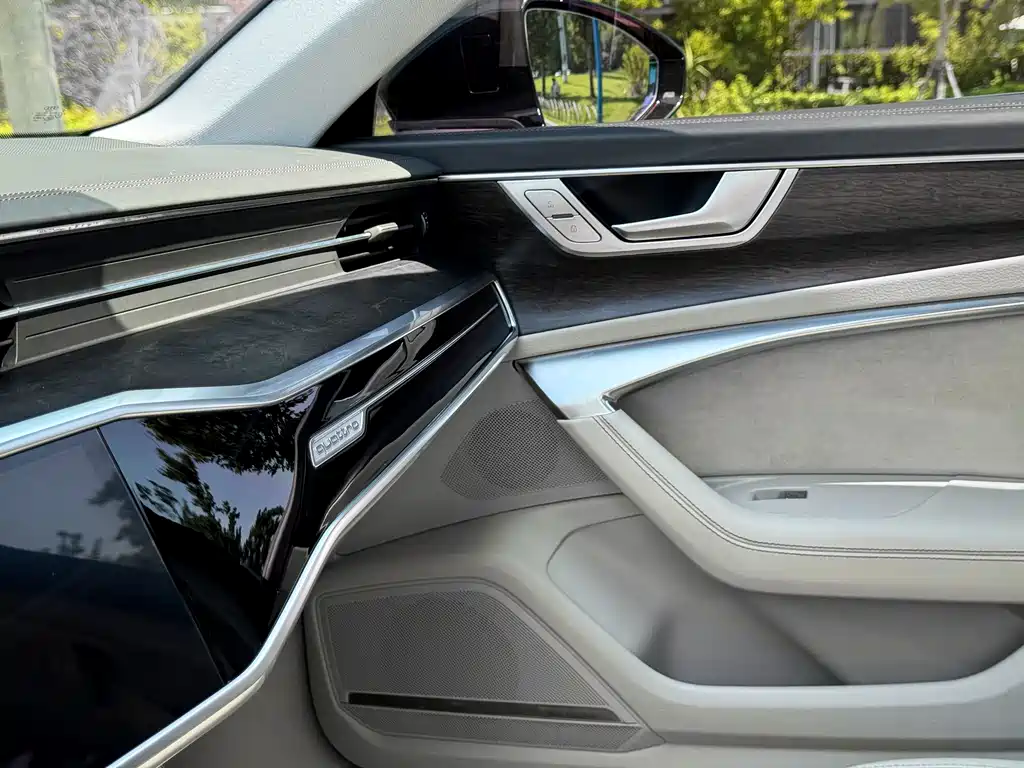 Audi A6L 2022 55 TFSI quattro Flagship Edition