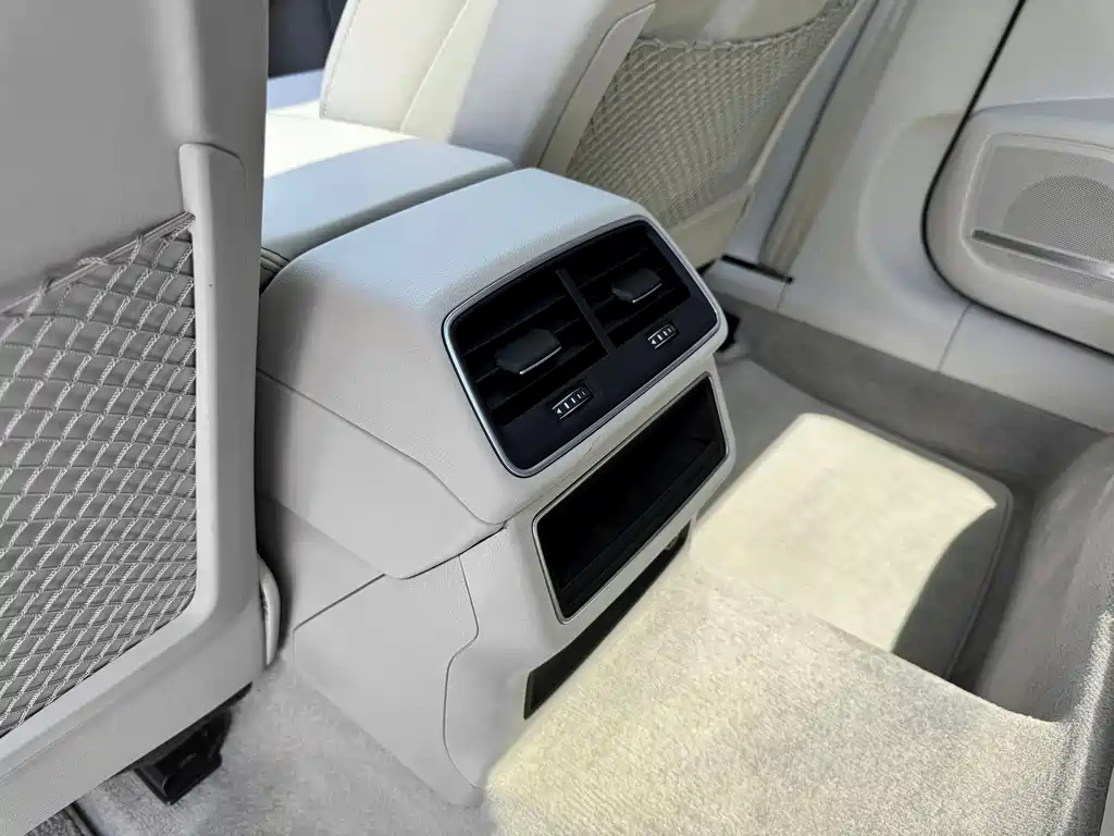 Audi A6L 2022 55 TFSI quattro Flagship Edition