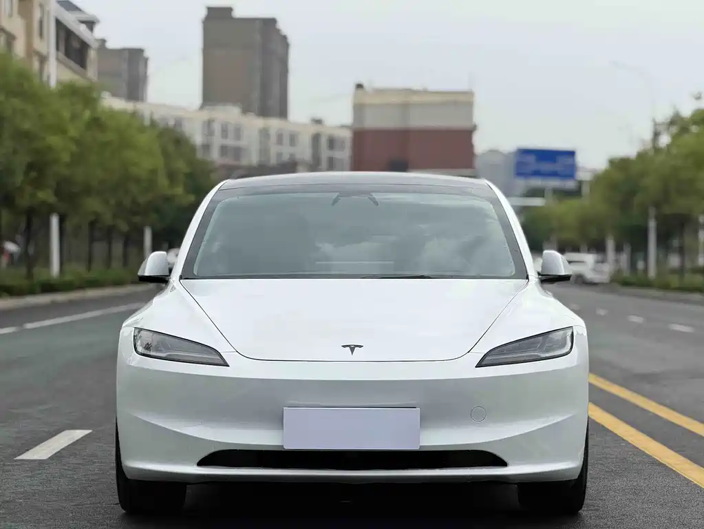 Model 3 Rear-Wheel Drive 2025 Refreshed Edition