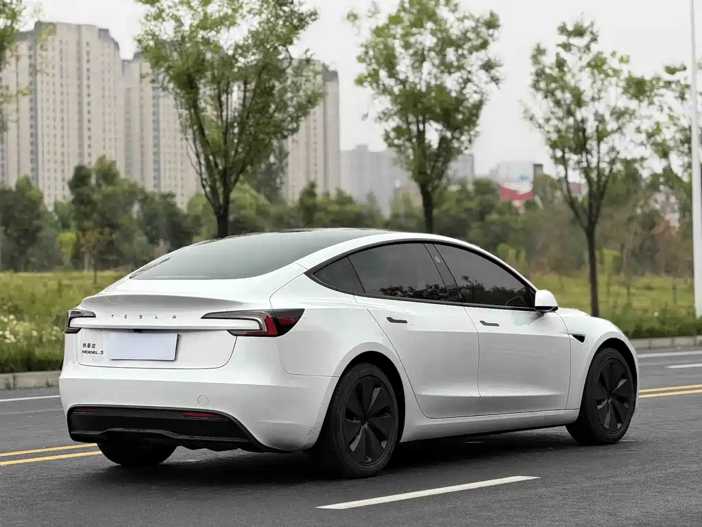 Model 3 Rear-Wheel Drive 2025 Refreshed Edition
