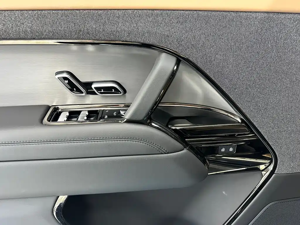 Range Rover Sport 2025 model 400PS Dynamic HSE