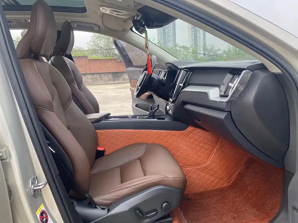 Volvo XC60 2019 T5 AWD Momentum Edition Euro VI