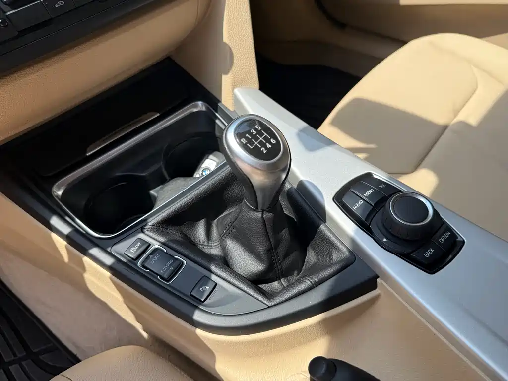 BMW 3 Series 2013 model 320Li manual version