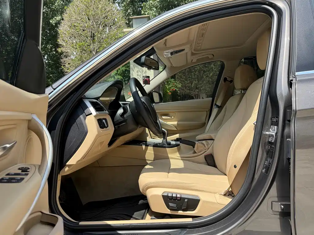 BMW 3 Series 2013 model 320Li manual version