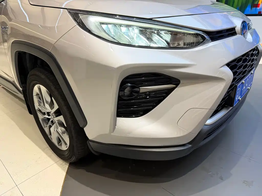 Velaranda 2022 model Hybrid 2.5L E-CVT two-wheel drive luxury edition