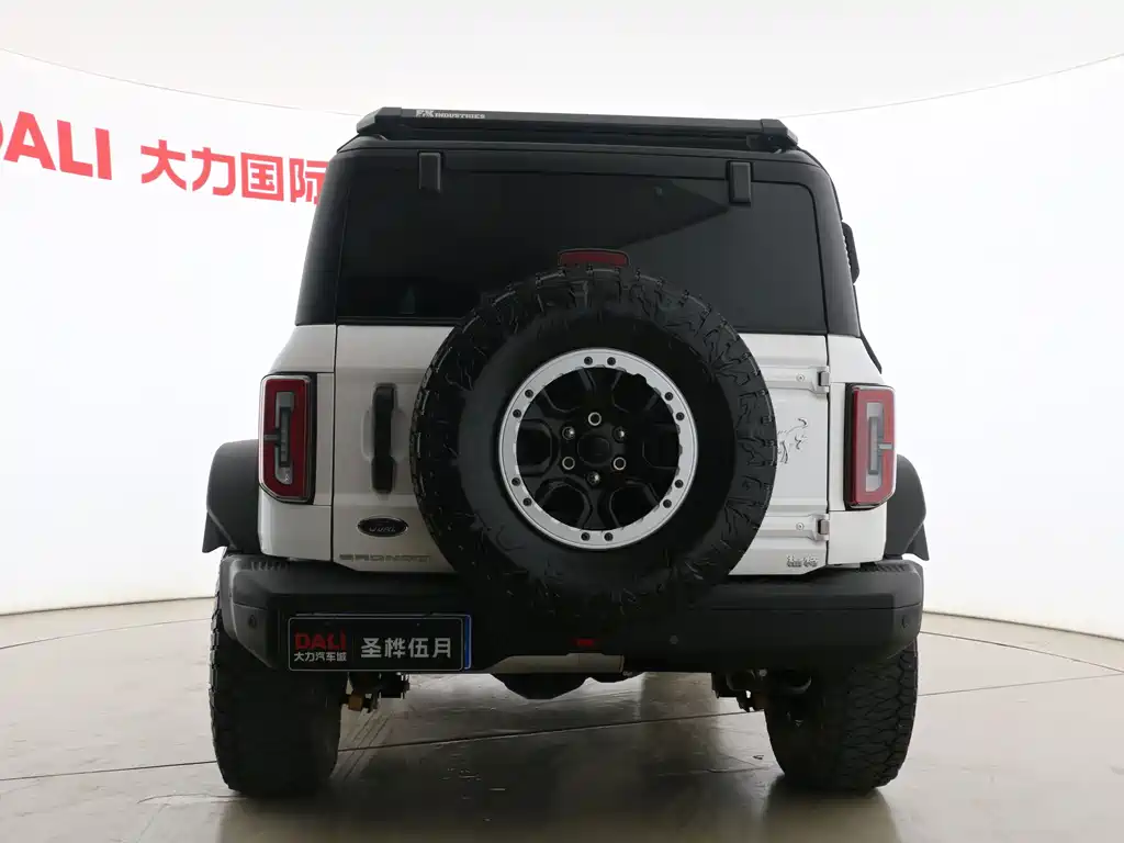 Ford Bronco 2024 2.3T Matte Black Big Foot Off-Road Edition