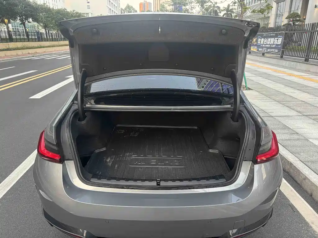 BMW i3 2022 eDrive 35 L