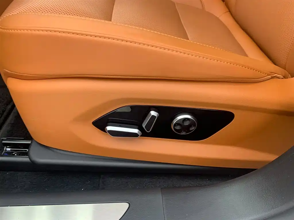 Wenxiang M5 2025 Edition Range-Extended Ultra All-Wheel Drive Version