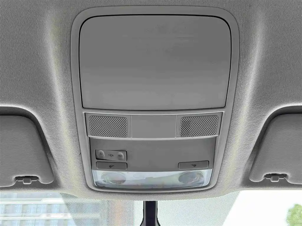 Tou岳 2022 280TSI Two-Wheel Drive Fashion Edition