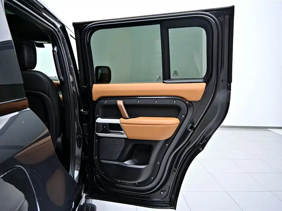 Land Rover Defender 2024 110 3.0T P400 X-DYNAMIC HSE