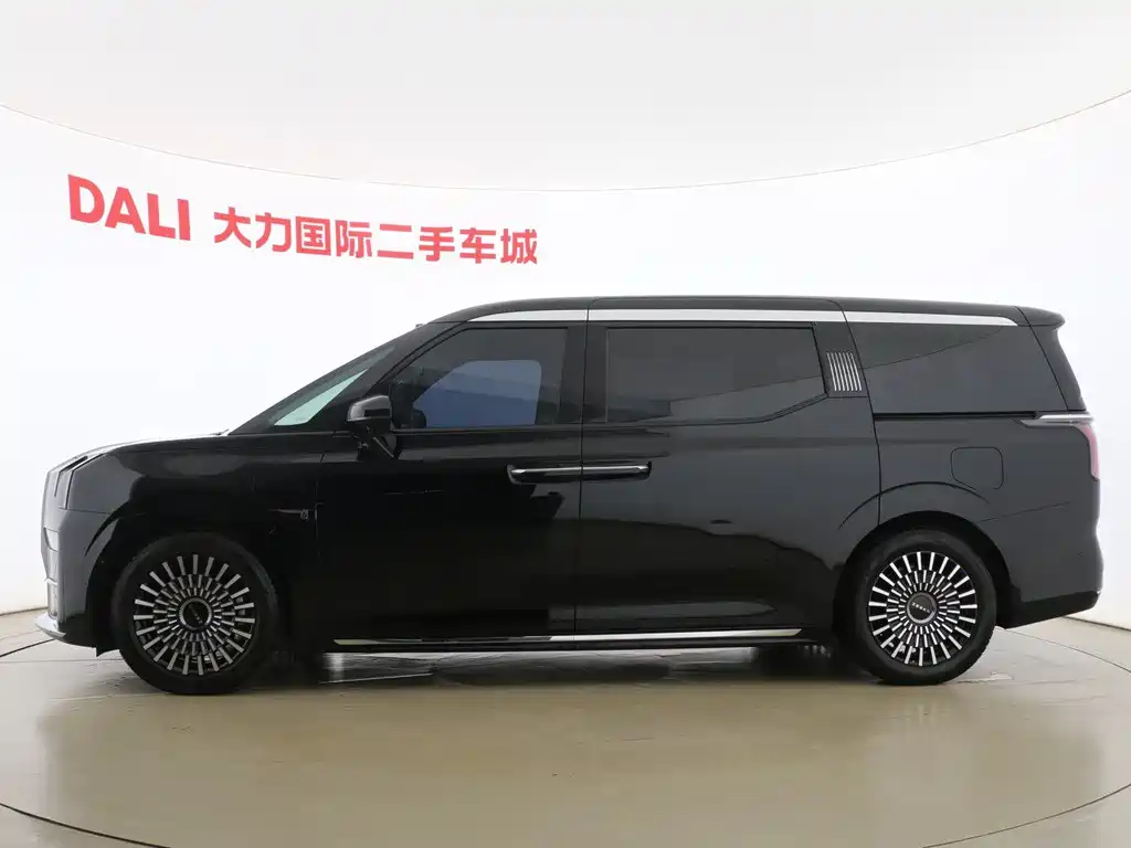 Jizhe 009 2024 Edition Six Executive Edition Four Wheel Drive 108kWh