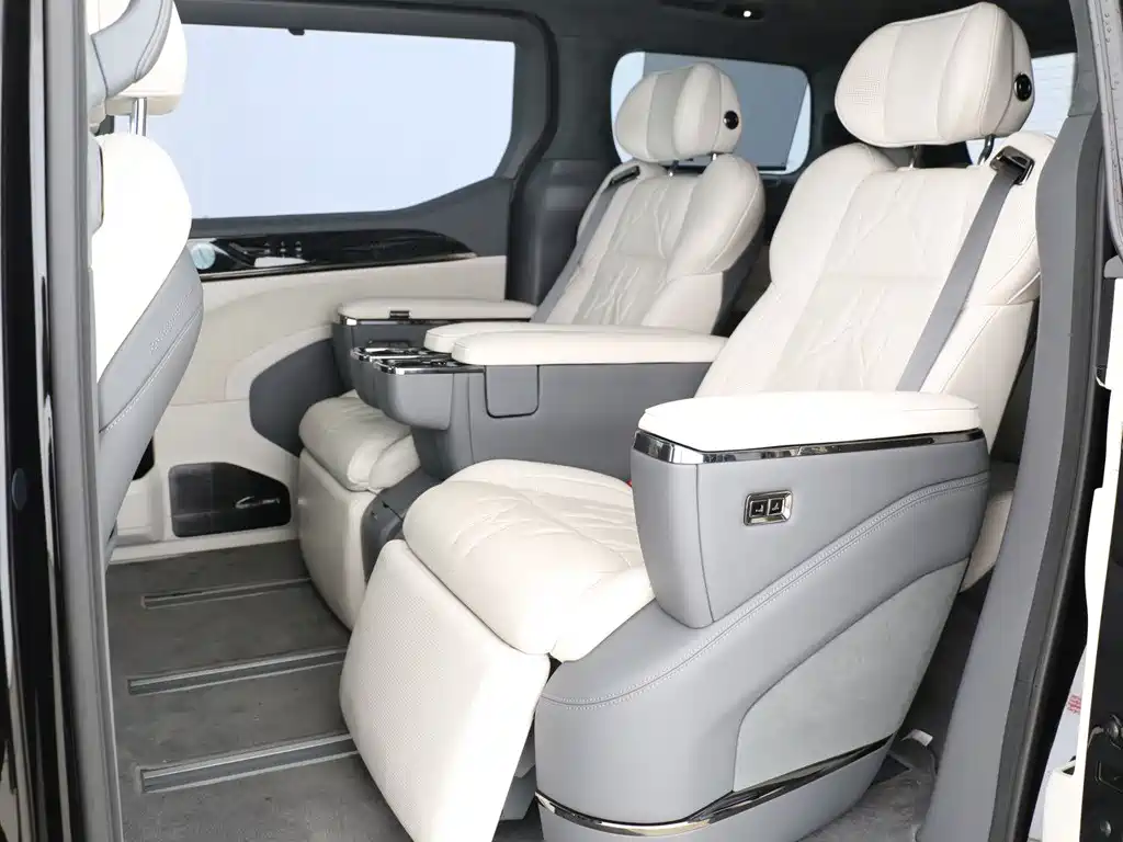 Jizhe 009 2024 Edition Six Executive Edition Four Wheel Drive 108kWh