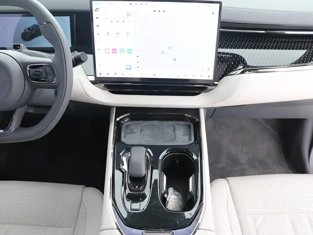 Jizhe 009 2024 Edition Six Executive Edition Four Wheel Drive 108kWh
