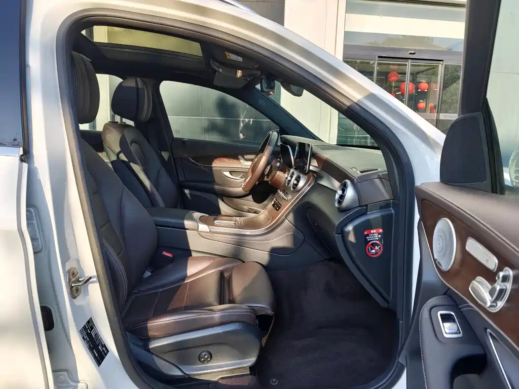 Mercedes GLC 2020 260 L 4MATIC Luxury Edition
