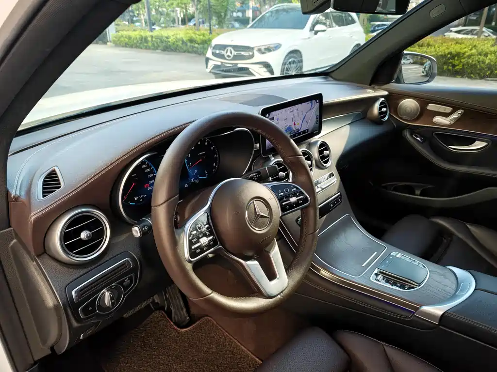 Mercedes GLC 2020 260 L 4MATIC Luxury Edition