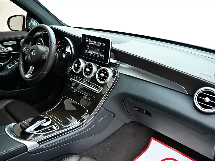Mercedes-Benz GLC 2019 Facelift 260 L 4MATIC Luxury Edition