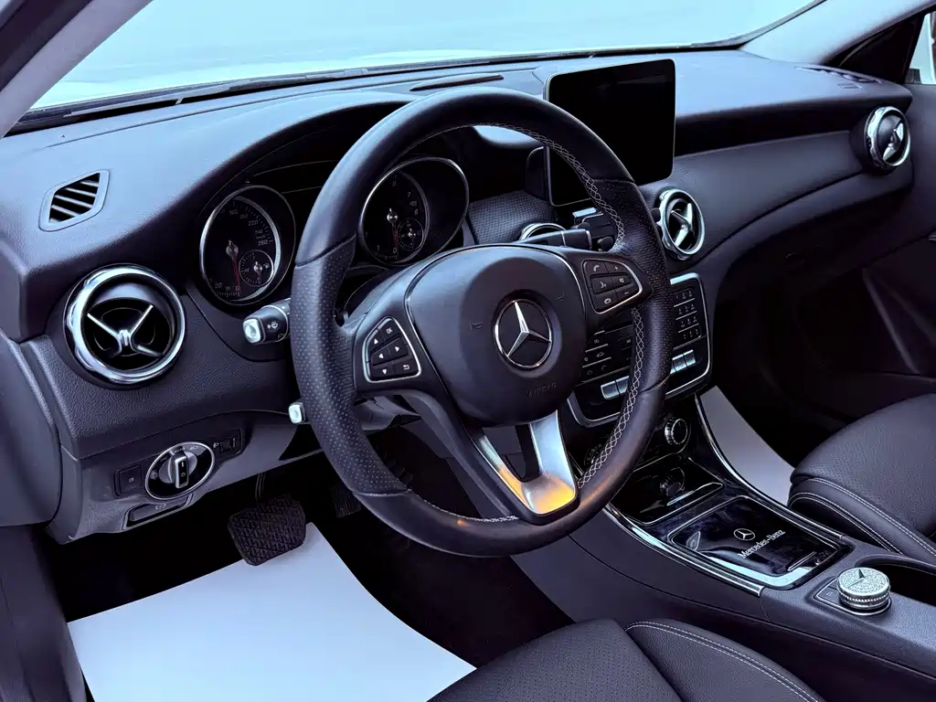 Mercedes-Benz GLA 2018 GLA 200 Sport Line