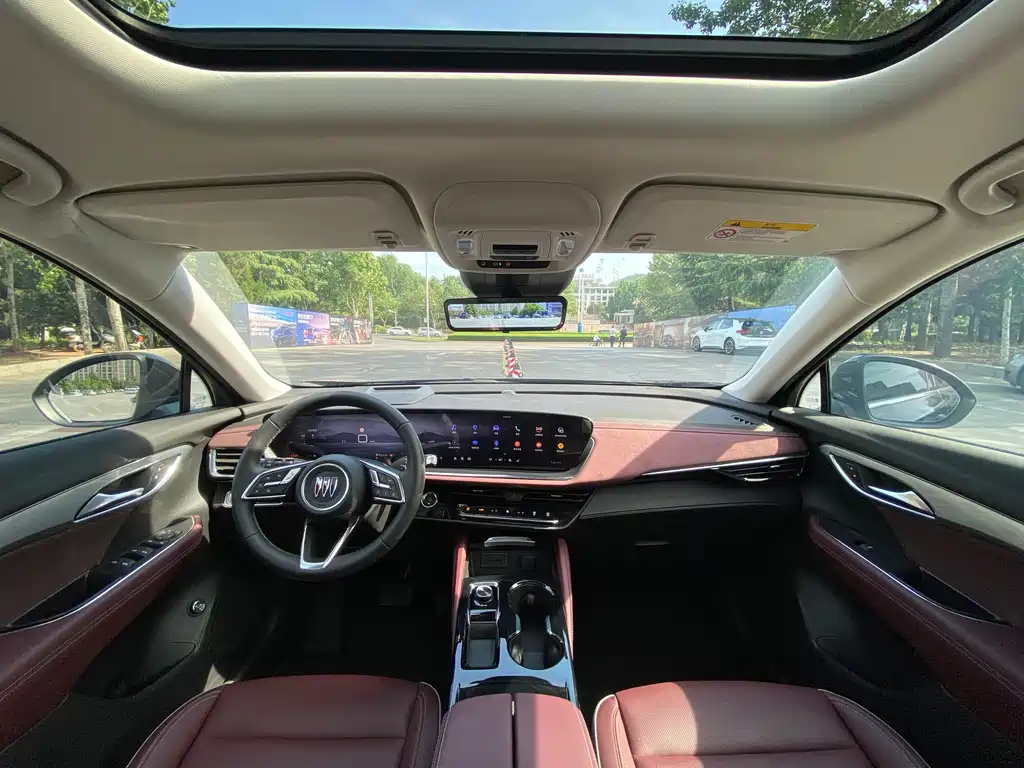 2025 All New Enclave Plus 28T Two-Wheel Drive Platinum Edition