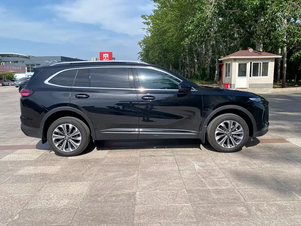 2025 All New Enclave Plus 28T Two-Wheel Drive Platinum Edition