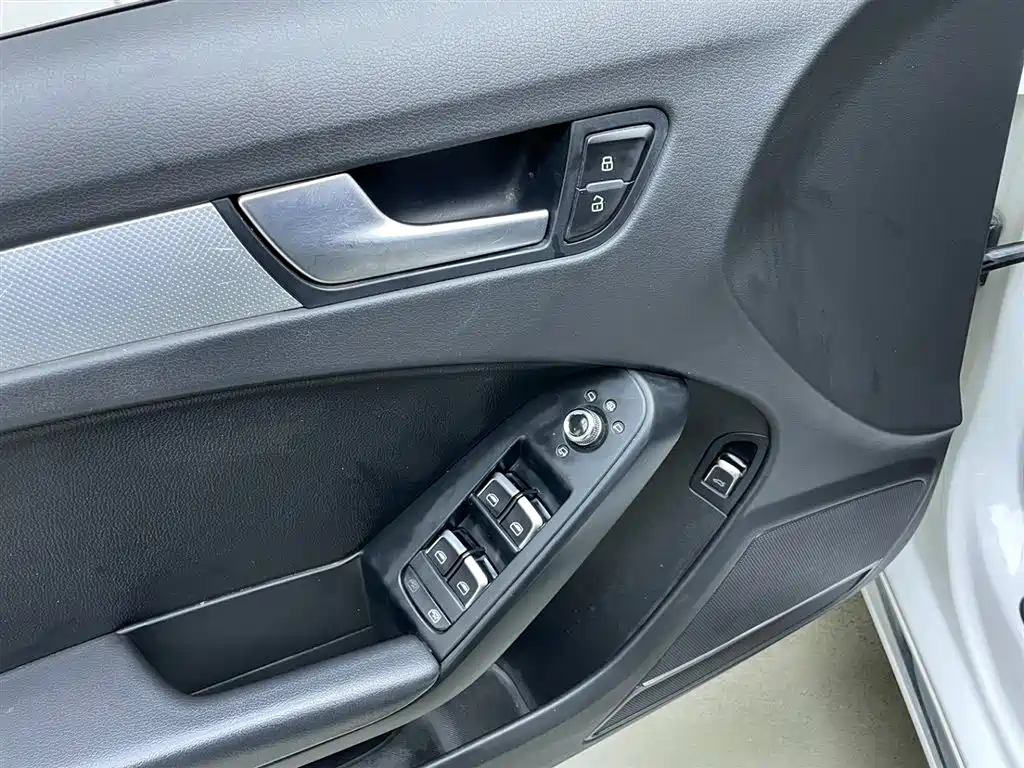 Audi A4L 2016 model 35 TFSI automatic standard edition