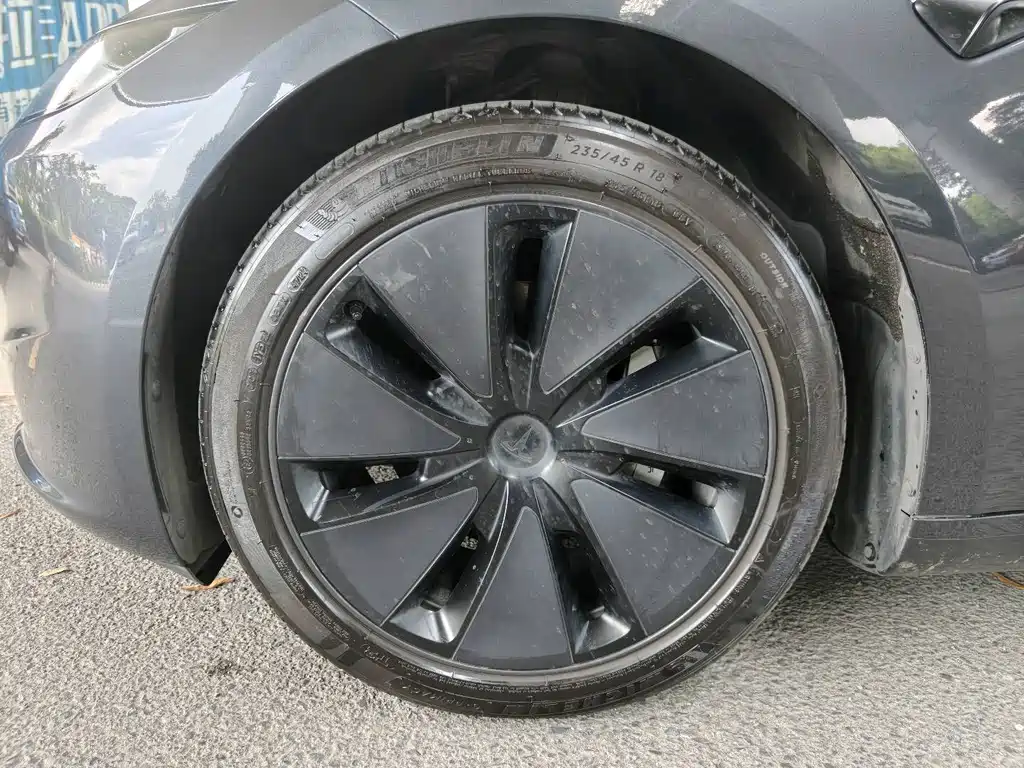 Model 3 Rear-Wheel Drive 2023
