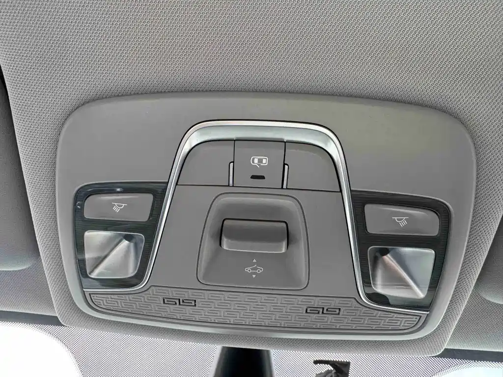 Venucia X3 2021 PRO 1.5L CVT Prestige Edition