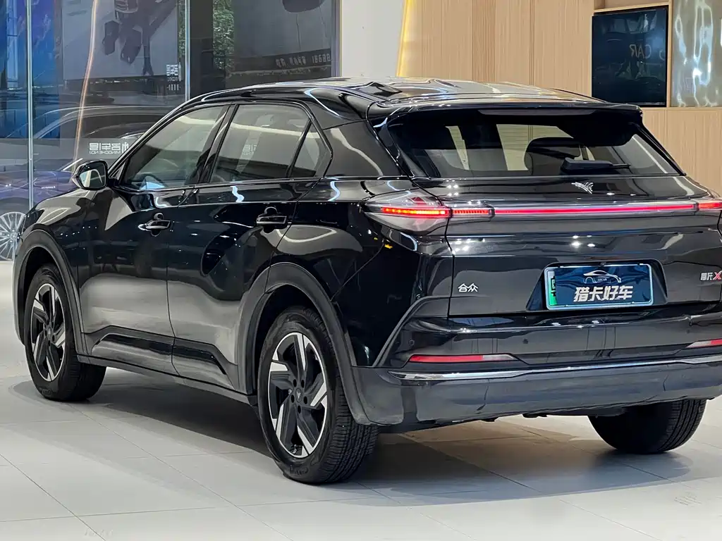 NIO X 2024 Edition 400 Prestige Version