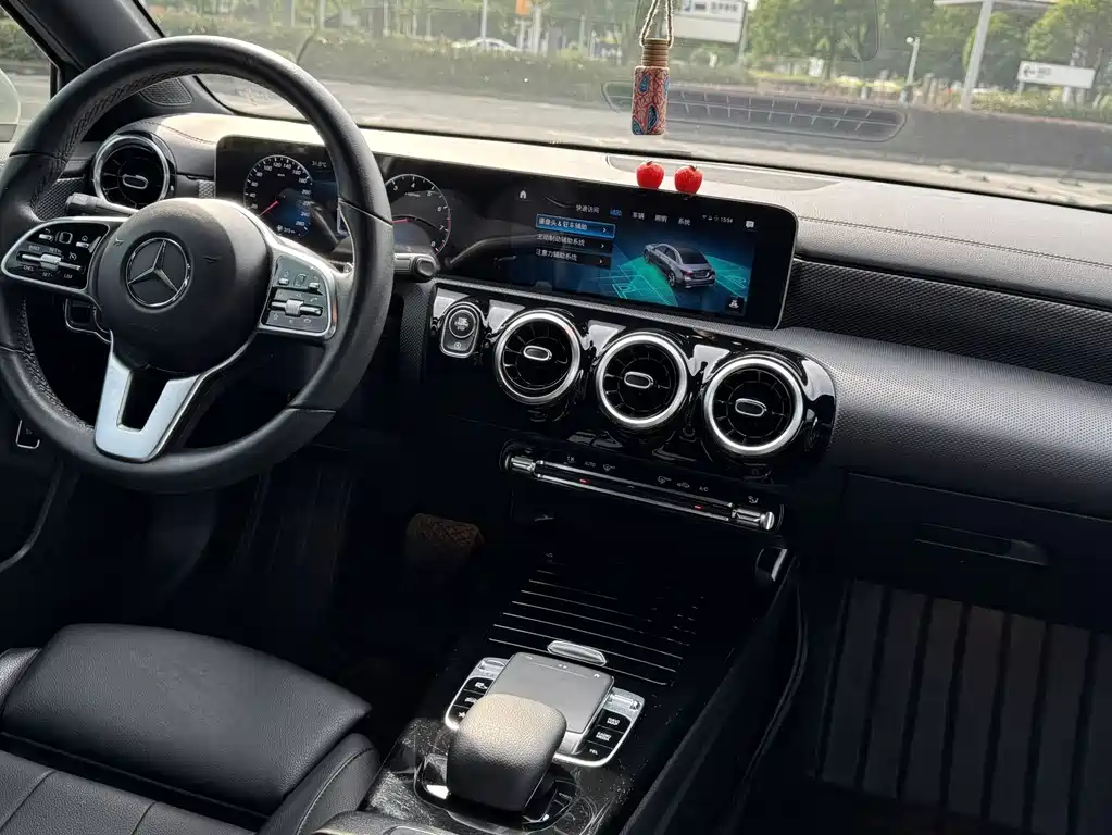 Mercedes A-Class 2019 A 200 L