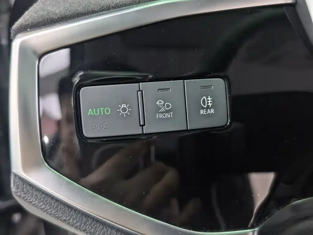 Audi Q3 2023 35 TFSI Sportline (1.4T)