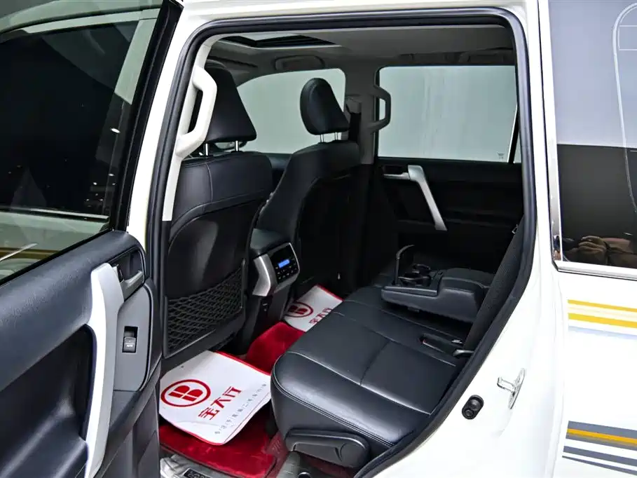 Prado 2019 3.5L Automatic TX-L Prestige Edition Rear Spare Tire