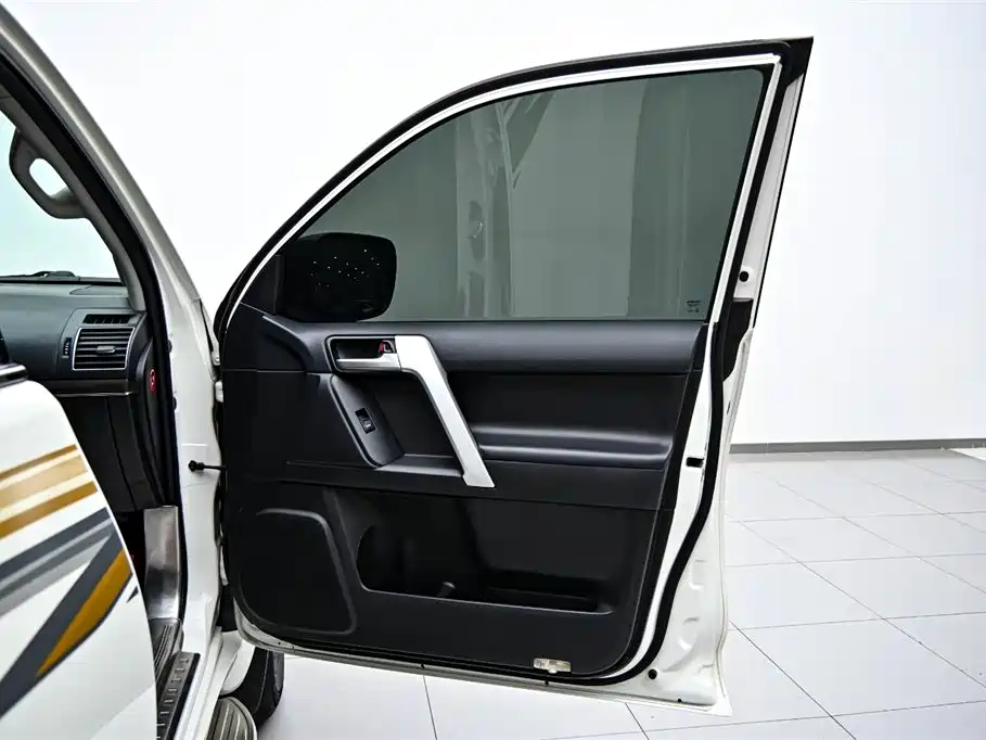 Prado 2019 3.5L Automatic TX-L Prestige Edition Rear Spare Tire