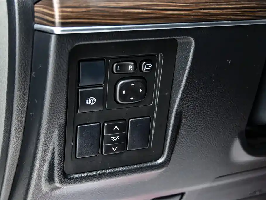 Prado 2019 3.5L Automatic TX-L Prestige Edition Rear Spare Tire