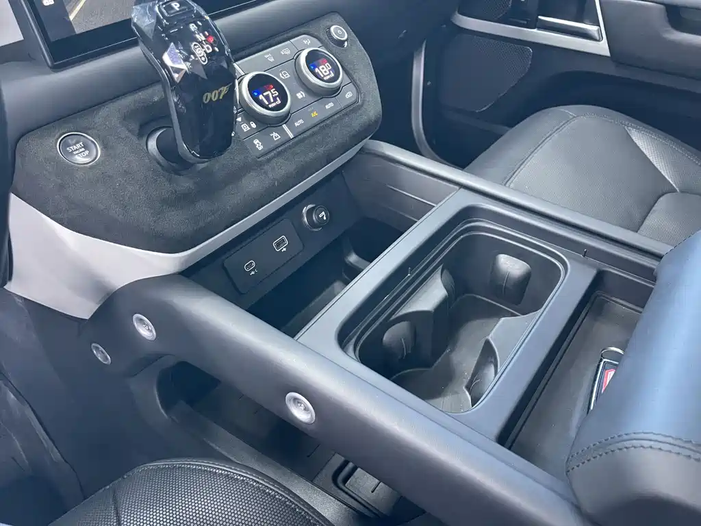 Land Rover Defender 2024 110 3.0T P400 X-DYNAMIC HSE