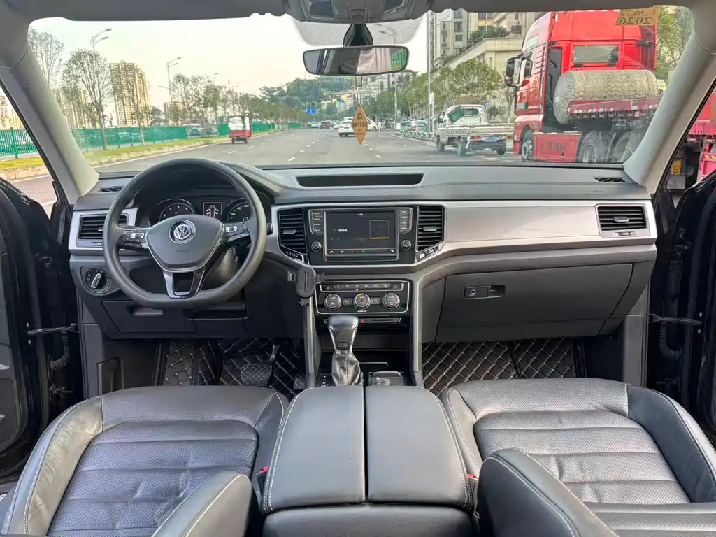 Tongyi 2019 Model 530 V6 4x4 Luxury Edition National VI